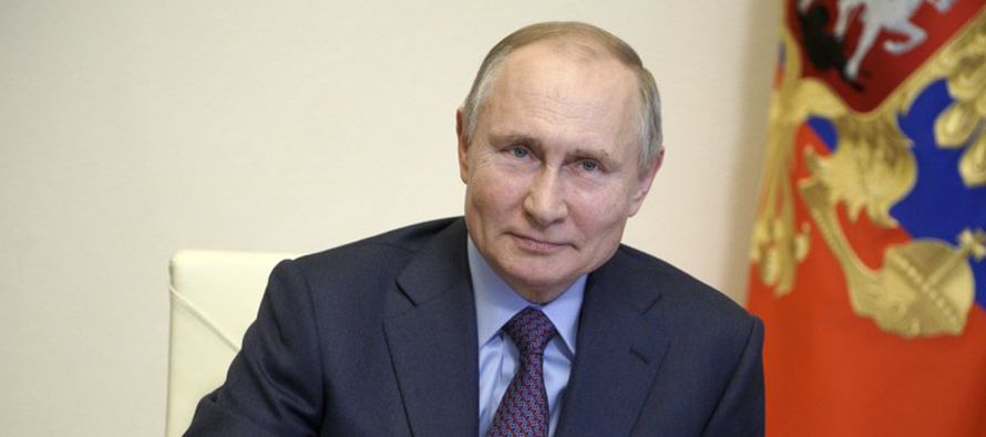 Preguntado si el Kremlin difundirá fotos o video de Putin al recibir la inyección,...