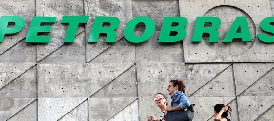 Petrobras justifica ese incremento en la fuerte apreciación del dólar frente al real...