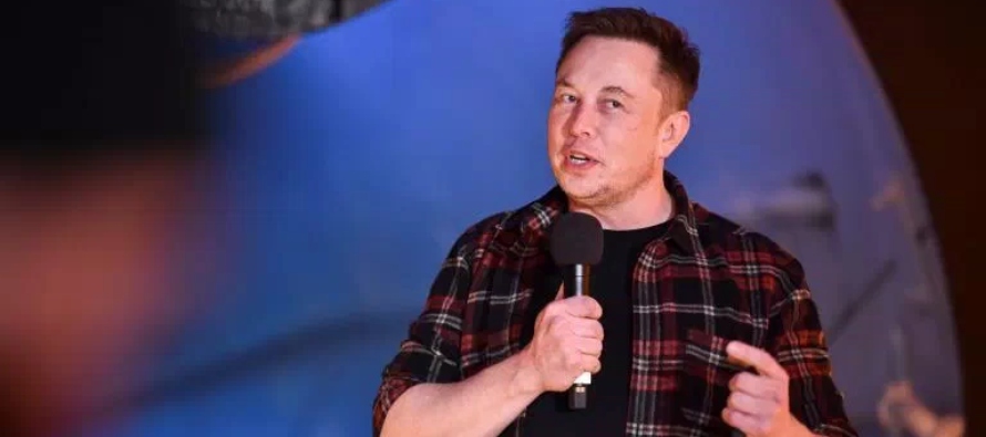 En 2019, Musk violó los término del acuerdo y Tesla fue obligada a supervisar todas...