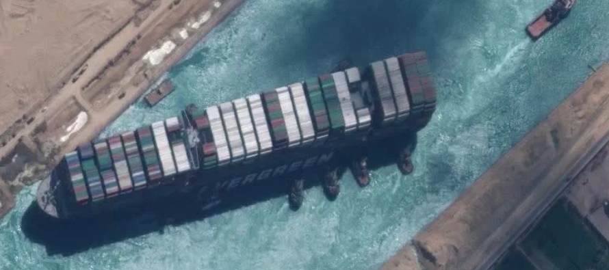 "La manera obvia de aligerar una embarcación (...) es sacar los contenedores. No...