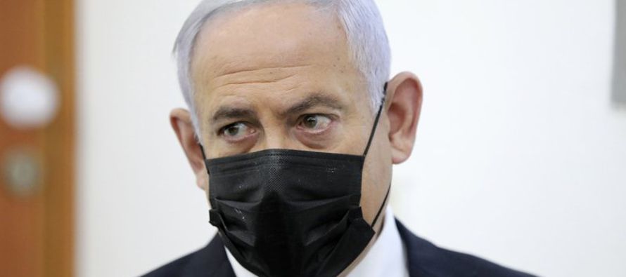 Es el mandatario israelí que más tiempo ha gobernado, y se ha aferrado al poder en...