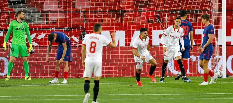 El Sevilla abrió el marcador a los 70 minutos, cuando el lateral izquierdo Marcos...