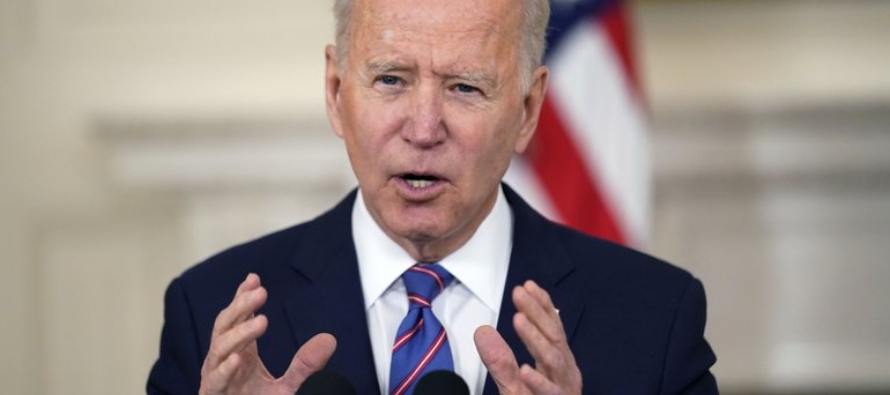 Biden dijo en su video que los nuevos ciudadanos han obtenido “un nuevo título igual...