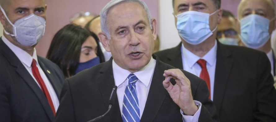 En respuesta, el líder del partido Azul y Blanco y rival de Netanyahu, Benny Gantz, ha...