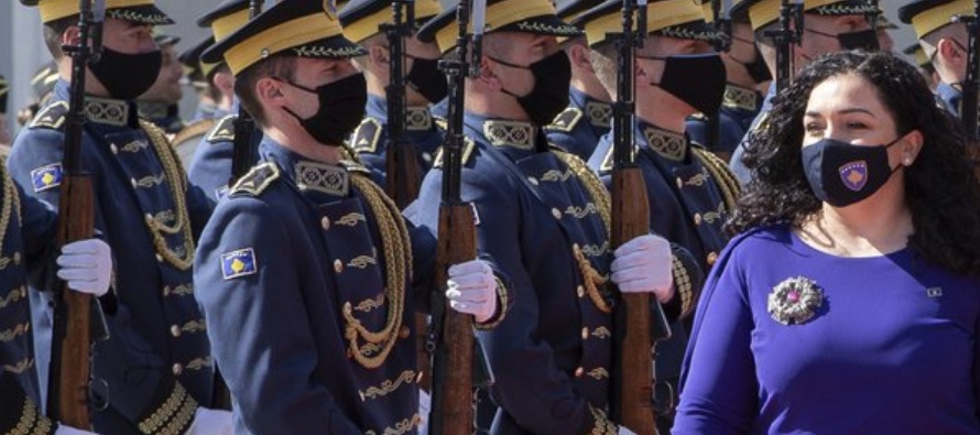 El puesto de presidente de Kosovo es en gran medida ceremonial, pero cumple un papel principal en...