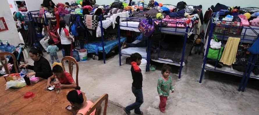 Entre enero y febrero el CBP detuvo a casi 180,000 migrantes. De estos, 15.315 era menores no...