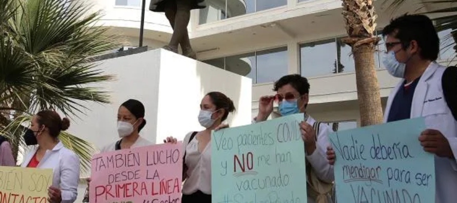 Respecto a las defunciones, Ciudad de México, el foco de la pandemia, acumula el 19,4 % de...