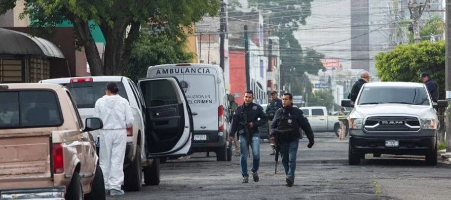 El Gobierno de Michoacán confirmó que dos agentes resultaron heridos en el ataque,...