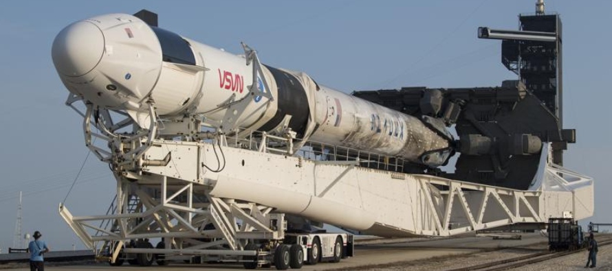 La compañía usa el mismo tipo de cohetes y cápsulas similares para misiones de...