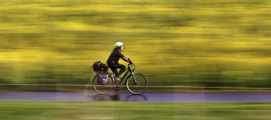 Tiene como objetivo aumentar en un 50% el número promedio de viajes en bicicleta que realiza...