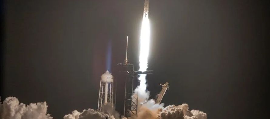 Un cohete Falcon 9 de SpaceX despegó hoy sobre las 5.50 hora local (9.50 GMT) para llevar al...