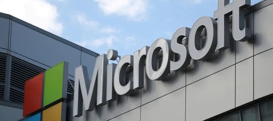 Microsoft dijo que los ingresos del negocio de "nube inteligente" aumentaron un 23% a...
