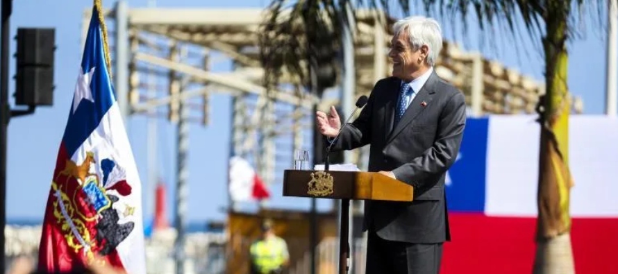 La oposición de izquierda y parte del oficialismo han pedido al presidente chileno, el...