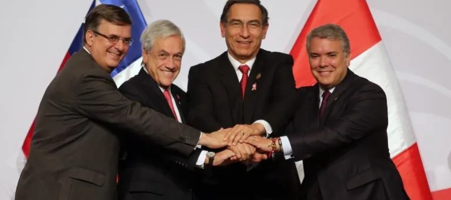 El 28 de abril de 2011, los entonces presidentes de México, Chile, Colombia y Perú...