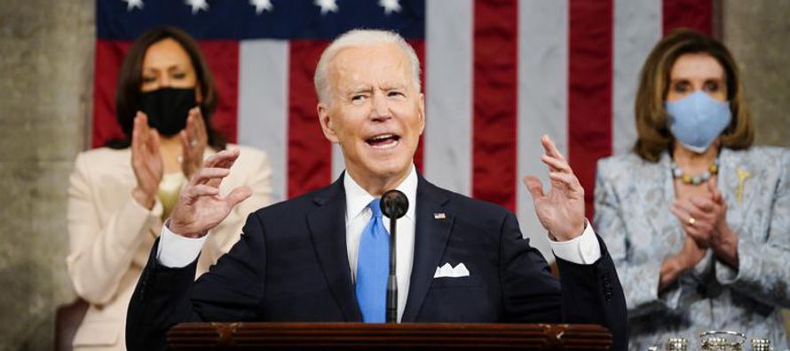 El discurso de Biden ante una sesión conjunta del Congreso, televisado a nivel nacional,...