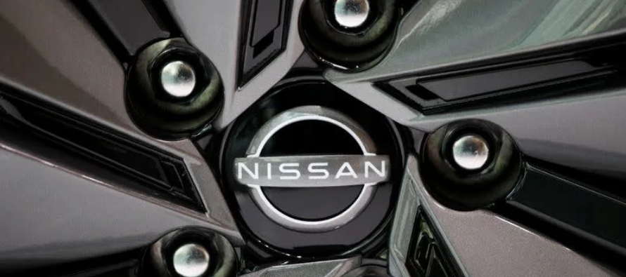 El fabricante de automóviles francés, junto con Nissan, había intercambiado...