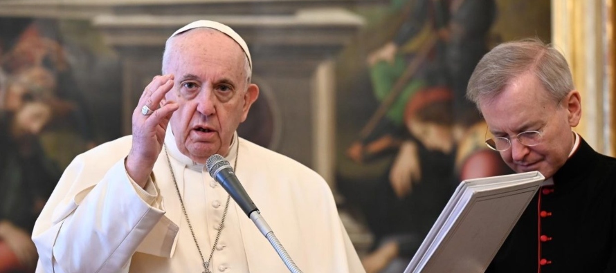 El Papa al saludar a los fieles de lengua española les dijo: “Los animo a que hagan...
