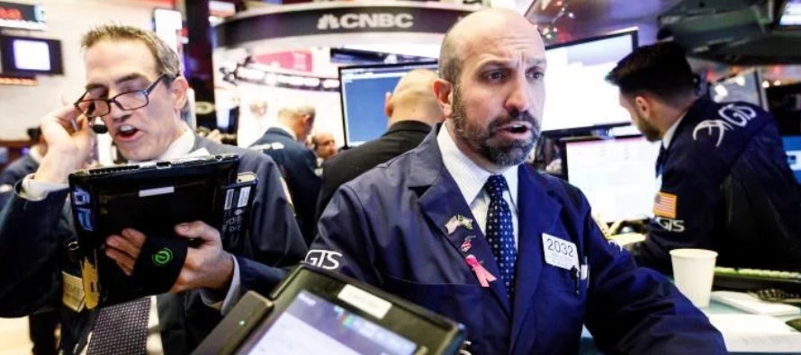 Entre los treinta valores del Dow Jones destacaron los ascensos de Dow Inc (2,79 %), Chevron (2,69...