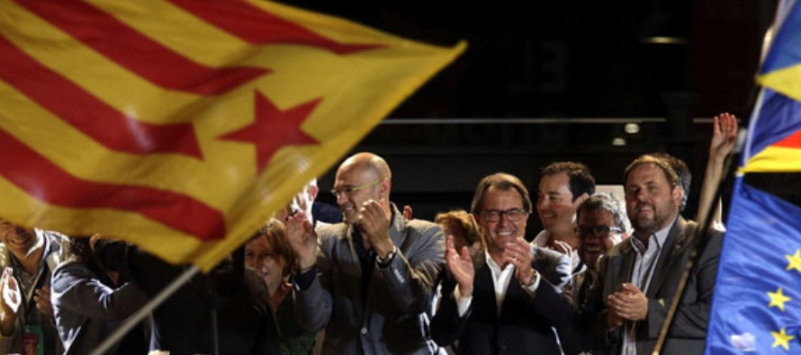 En torno al 50% de los catalanes quieren formar un estado independiente, mientras que la otra mitad...