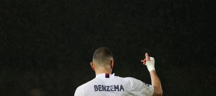 Benzema, internacional en 81 ocasiones en las que sumó 27 goles, está ausente de la...