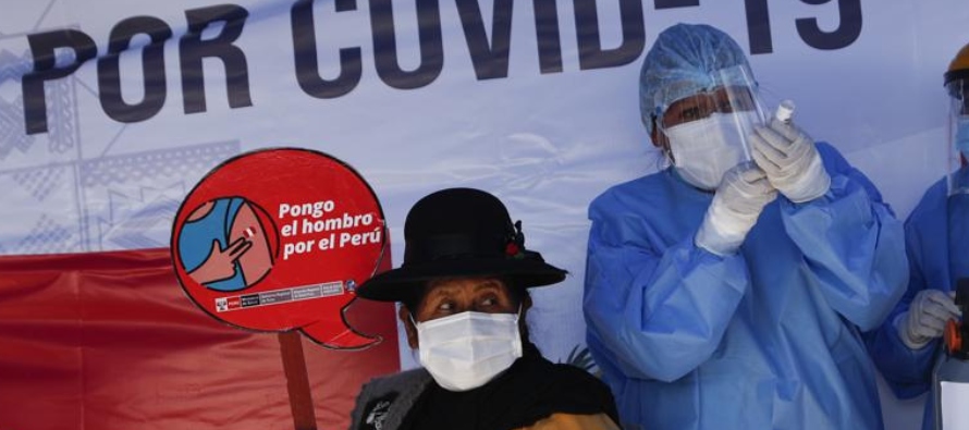 Perú proyectó vacunar a 22,2 millones de personas mayores de 18 años y hasta...
