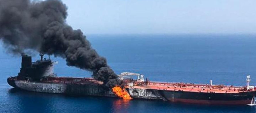 Los buques petroleros que van a Siria deben pasar por el Golfo Pérsico, por el Mar Rojo, por...