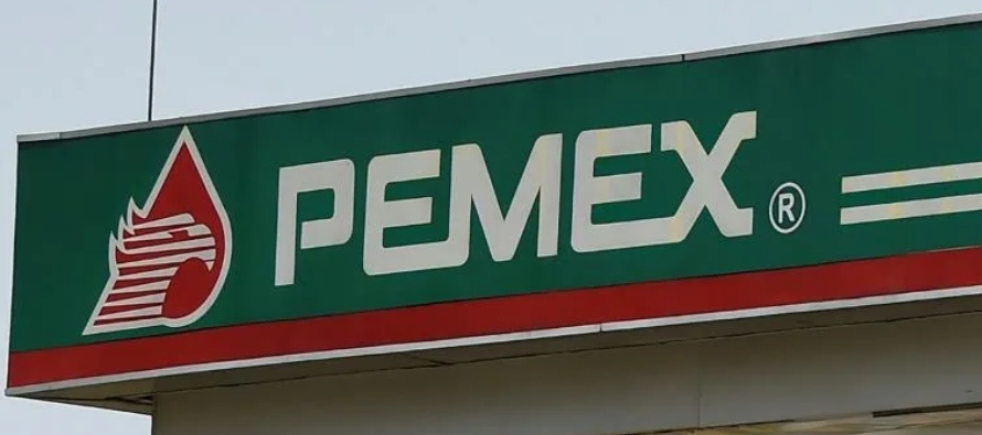 Con este plan, Pemex aspira a producir 1,36 millones de barriles diarios para abastecer la demanda...