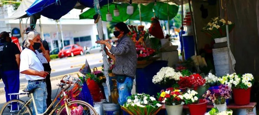 México tuvo en 2020 un superávit comercial de 34.476,4 millones en un año en...