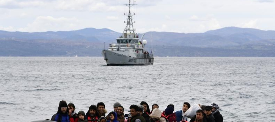 Frontex, que en varias ocasiones ha negado las acusaciones de rechazar gente y otros...
