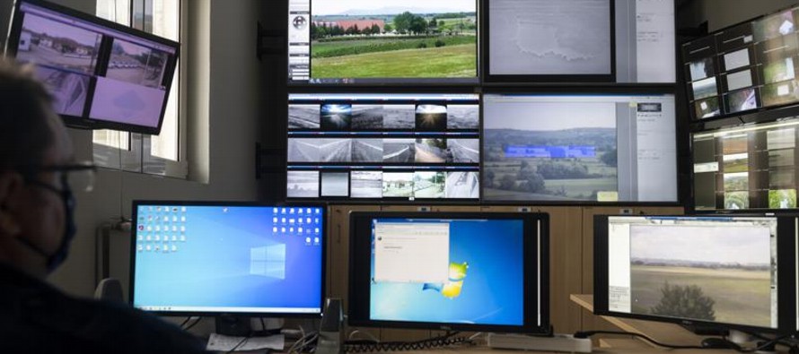 La red automatizada de vigilancia que se está construyendo en la frontera entre Grecia y...