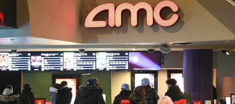 AMC dijo que planea usar las ganancias netas de cualquier venta de acciones para el financiamiento...