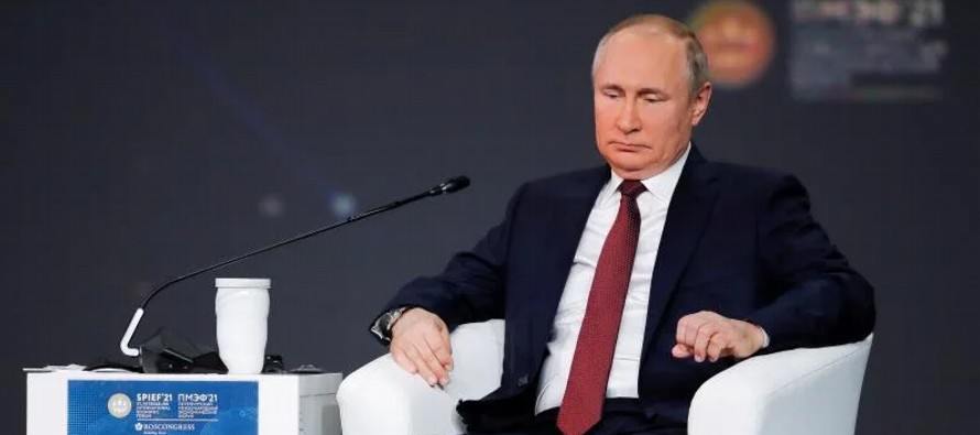 Putin hizo el anuncio en su intervención en la sesión plenaria del Foro...