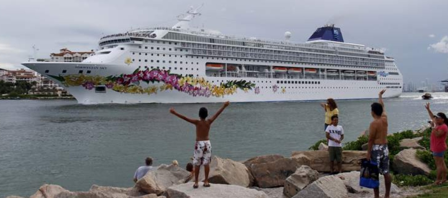 Disney Cruise Line anunció la semana pasada que los CDC aprobaron su solicitud de realizar...