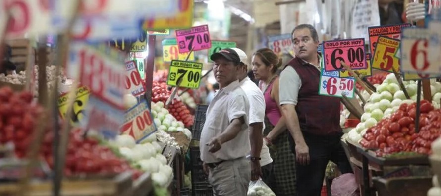 En abril pasado, México registró una inflación del 6,08 %, la tasa más...