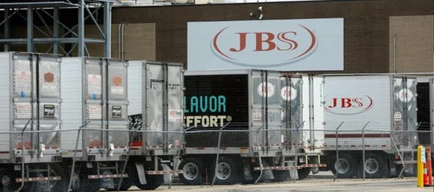 JBS, especializada en los productos a base de cerdo, vaca y pollo, había indicado a las...