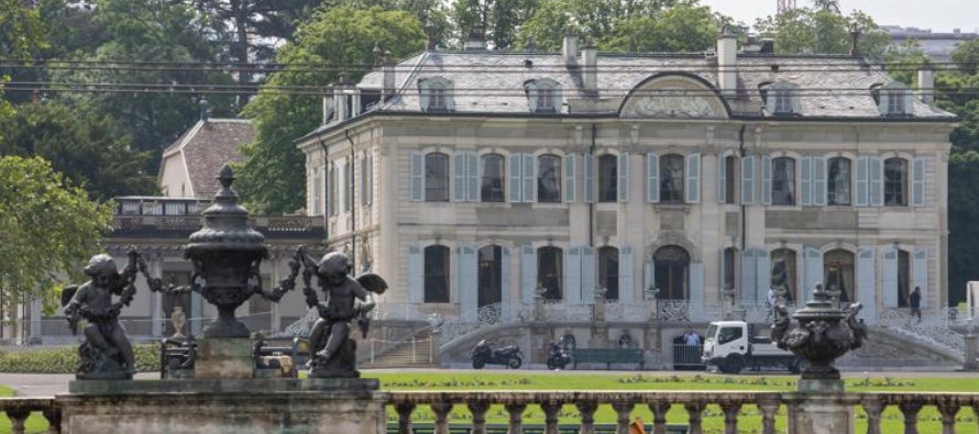 El Parc de la Grange, que incluye la mansión Villa La Grange como estructura central, fue...