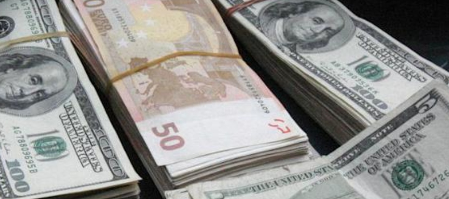 "El peso mexicano se deprecia arrastrado por el real brasileño que es la divisa...