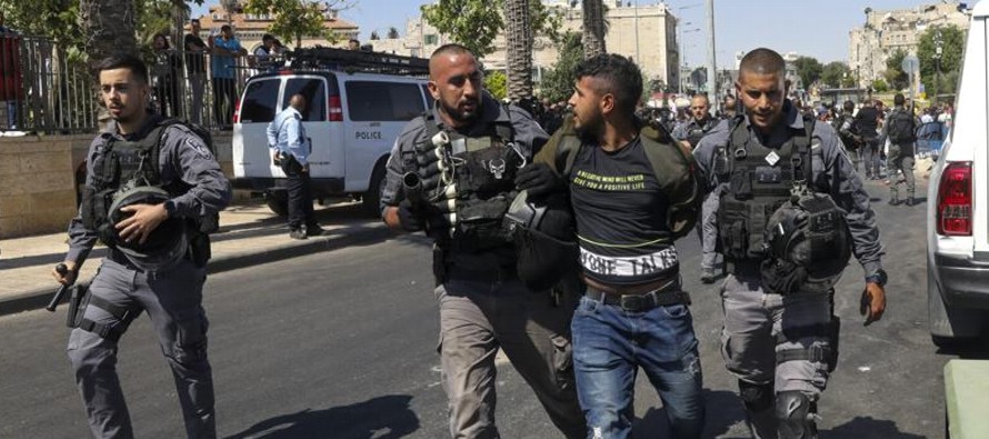 Los palestinos consideran como una provocación la marcha, que generalmente atraviesa la...