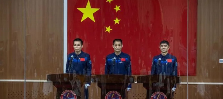 El lanzamiento de la nave espacial tripulada Shenzhou-12 tendrá lugar desde el centro de...