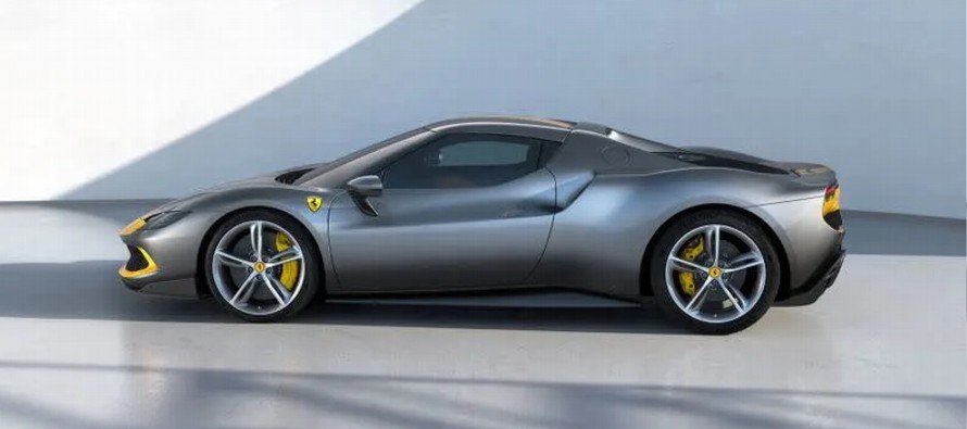 El 296 GTB es el tercer híbrido de Ferrari que entra en producción en serie, si se...