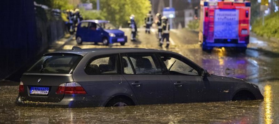 En Baviera, algunas localidades quedaron inundadas, incluyendo Moemlingen, cerca de...