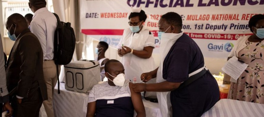 Strive Masiyiwa criticó a la iniciativa global que pretendía distribuir vacunas a...