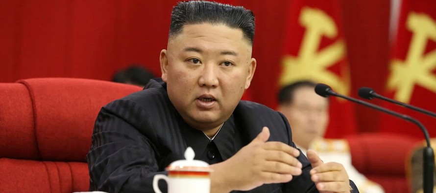 La salud de Kim —al igual que el régimen de Corea del Norte— está...