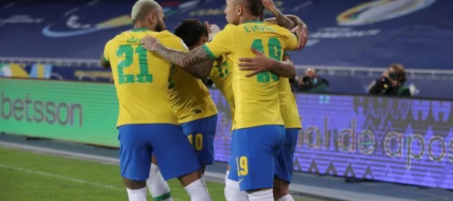 Brasil: Éderson; Danilo, Marquinhos, Thiago Silva (o Éder Militao), Alex Sandro;...