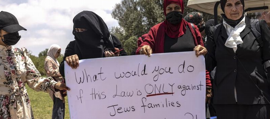 La ley crea una serie de dificultades para las familias palestinas que ocupan las fronteras...