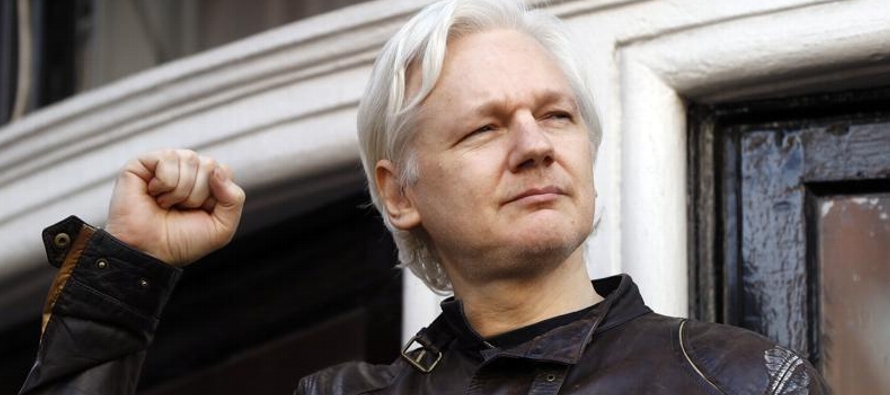 Assange, de 50 años, está encarcelado en la prisión de alta seguridad de...