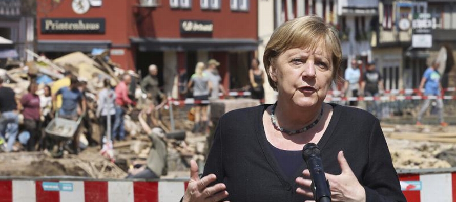 La canciller, Angela Merkel, dijo durante una visita el martes a una ciudad muy afectada que...