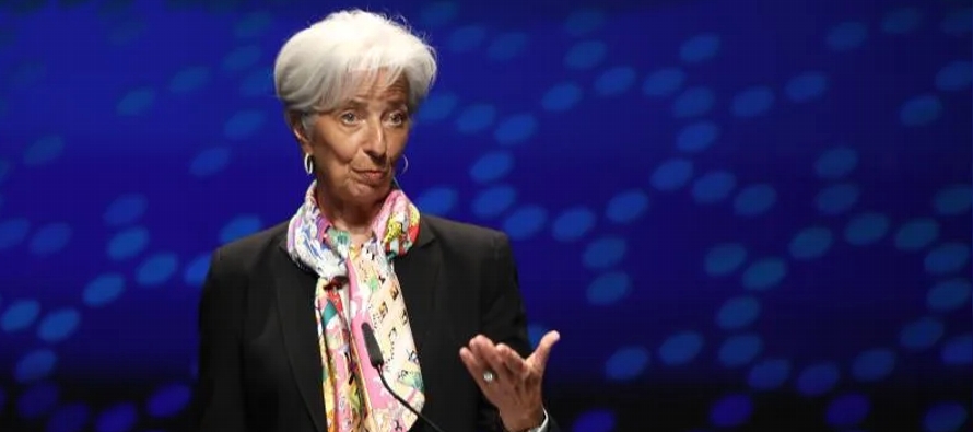 Lagarde ha dicho en una rueda de prensa virtual que la economía se recupera, pero que esa...