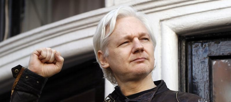 Assange, de 50 años, está encarcelado en la prisión de alta seguridad de...