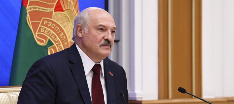El presidente Alexander Lukashenko realizó su conferencia de prensa anual en el primer...